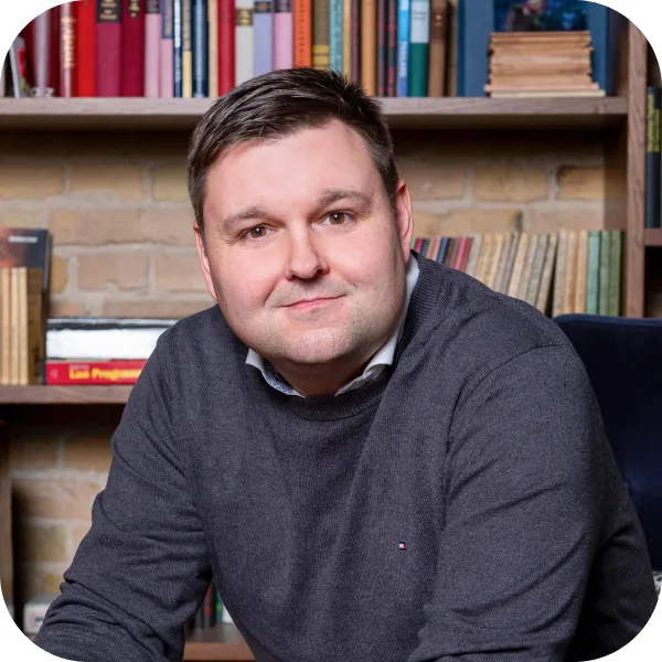 Porträt von Dennis Albrecht